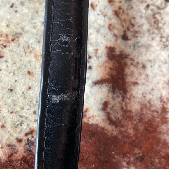 Elegant Black and White Clutch - Picture 11 of 12